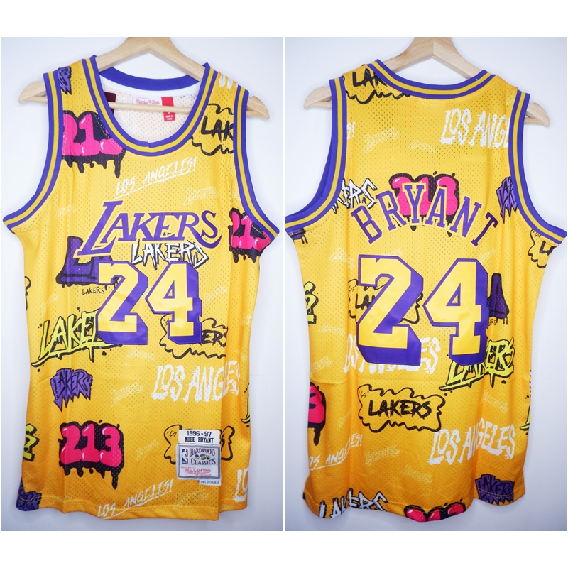 NBA CLASSIC HWC SLAP สติ๊กเกอร์ LAKERS 24 KOBE BRYANT สีเหลือง MITCHELL&NESS BASKETBALL JERSEY