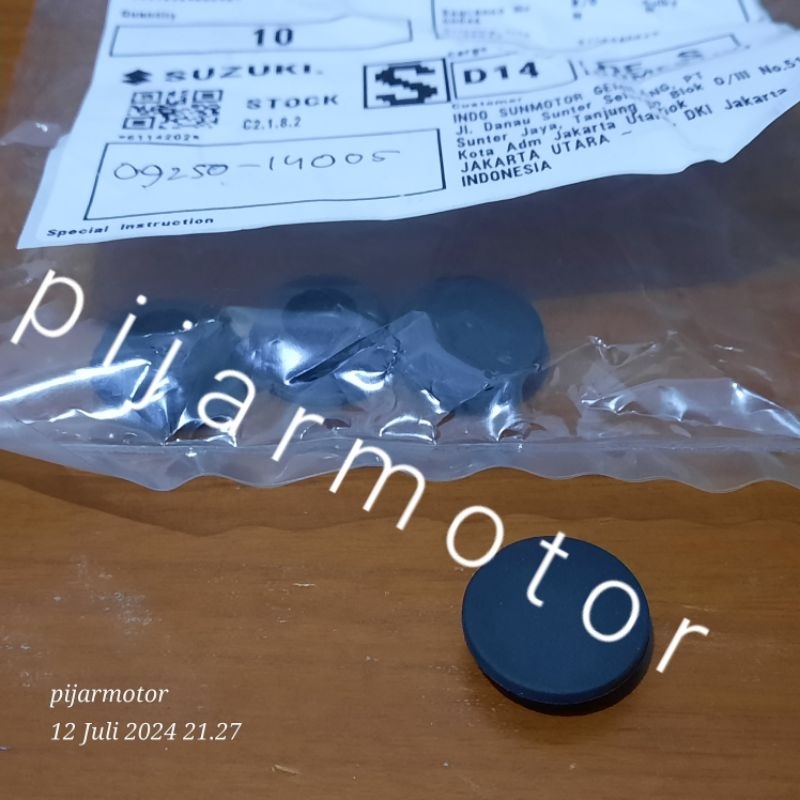 SUZUKI (ราคาหน่วย) ยางครอบเฟรมหลัง ปลั๊ก ซูซูกิ RM125 RM 125 1979