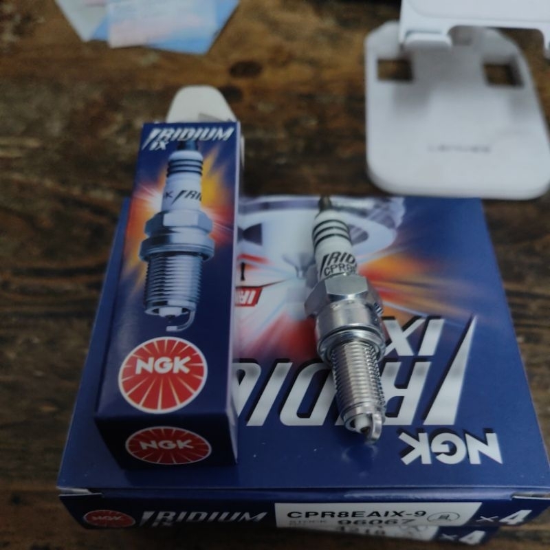 หัวเทียน Ngk iridium cpr8eaix-9