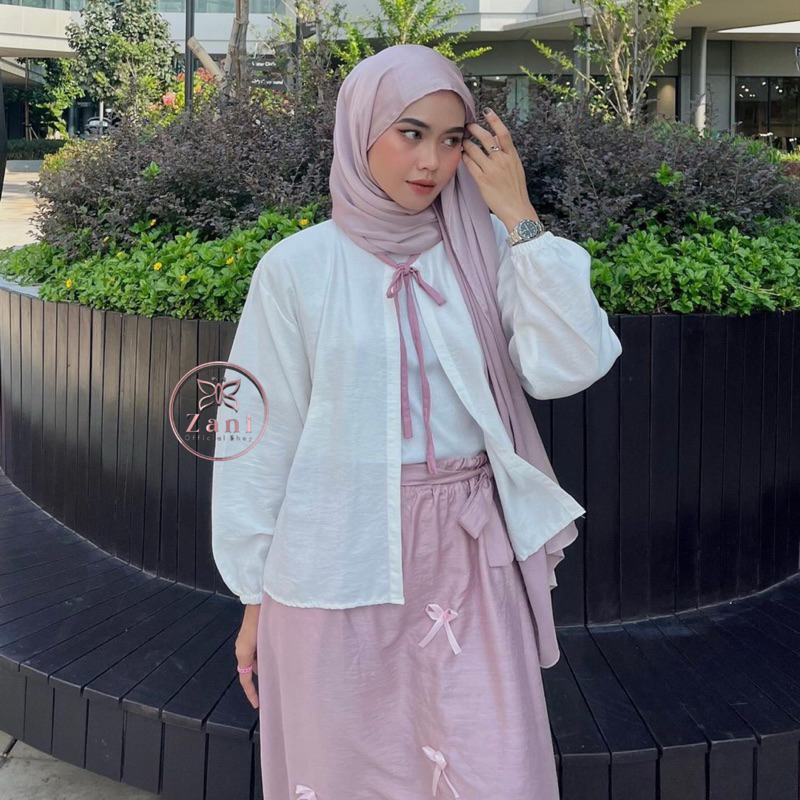 เสื้อโปโลครอปด้านนอก Zani-Arumni