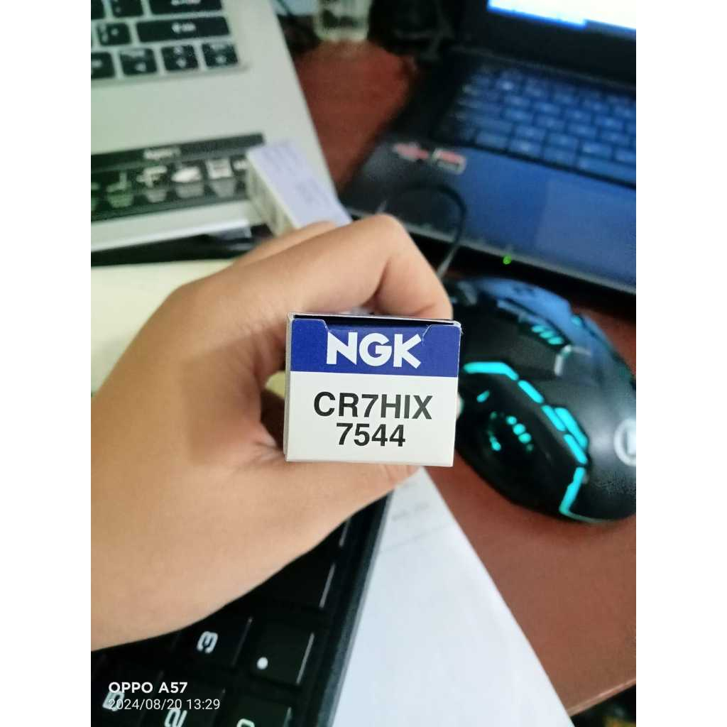 หัวเทียน NGK IRIDIUM IX รหัส CR7HIX. เหมาะสําหรับรถมอเตอร์ไซค์ที่ใช้หัวเทียน NGK รหัส CR6HSA, CR6HGP