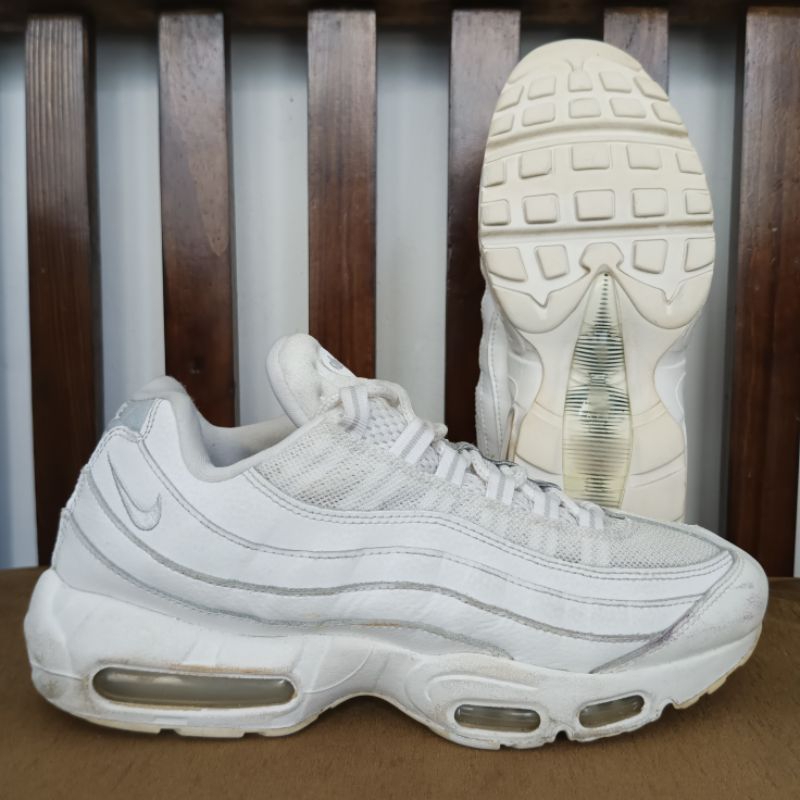 Niike Airmax 95 Essential สีขาว