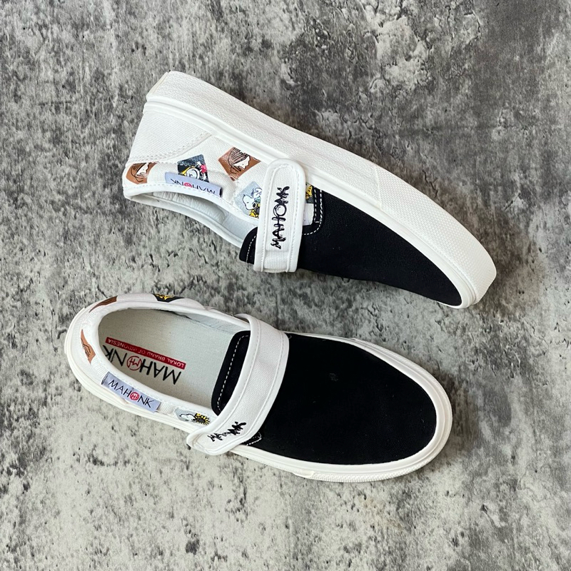 รองเท้า LOKAL Mahonk - Slip On Velcro Motif วัสดุผ้าใบ // แบรนด์ท้องถิ่นดั้งเดิม // รองเท้าส้นแบน ฟรี ฟุต /// รองเท้าผ้าใบดั้งเดิม