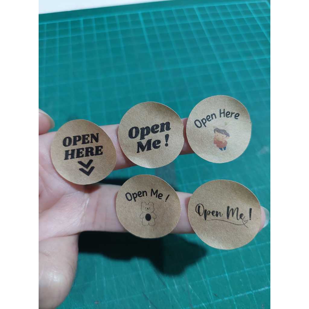 Open Here Sticker - Open Me (สีน้ําตาล 2.5ซม.)