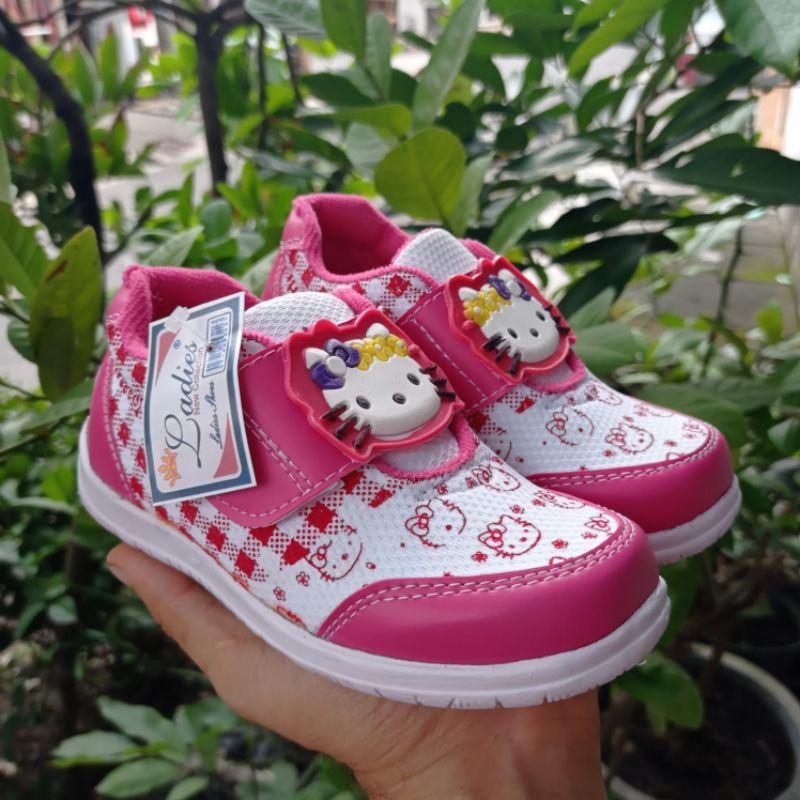 รองเท้า GIRLS / รองเท้า KINDERGARTEN / รองเท้า HELLO KITTY