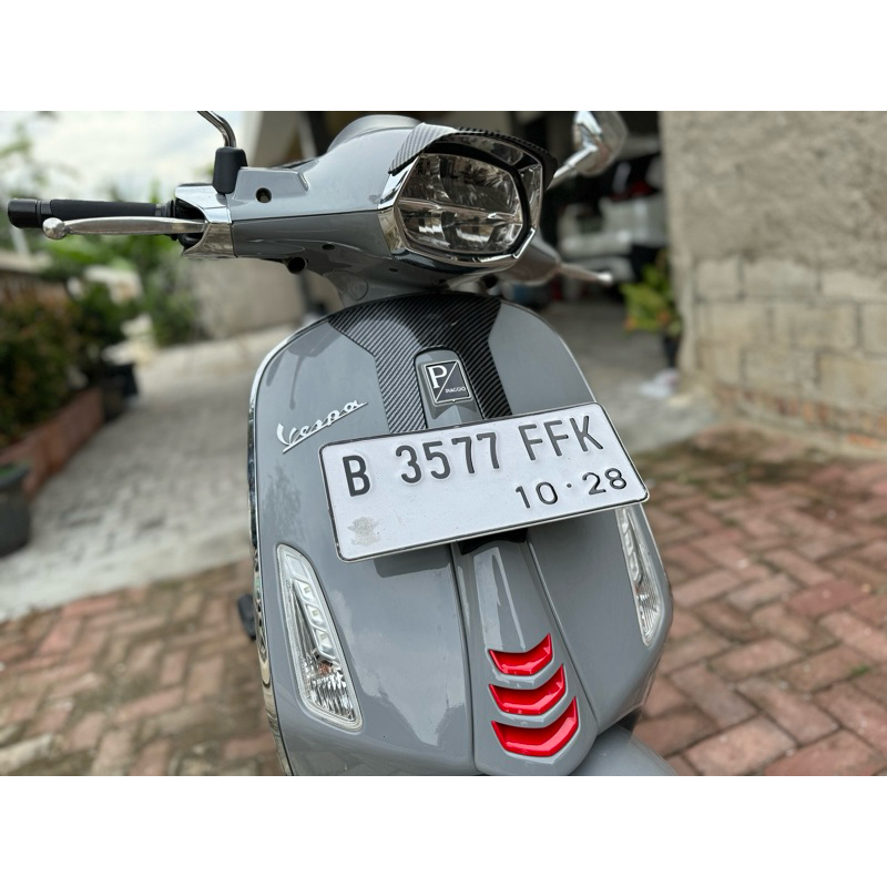 VESPA SPRINT CARBON GLOSSY TIE COVER รูปที่ 6