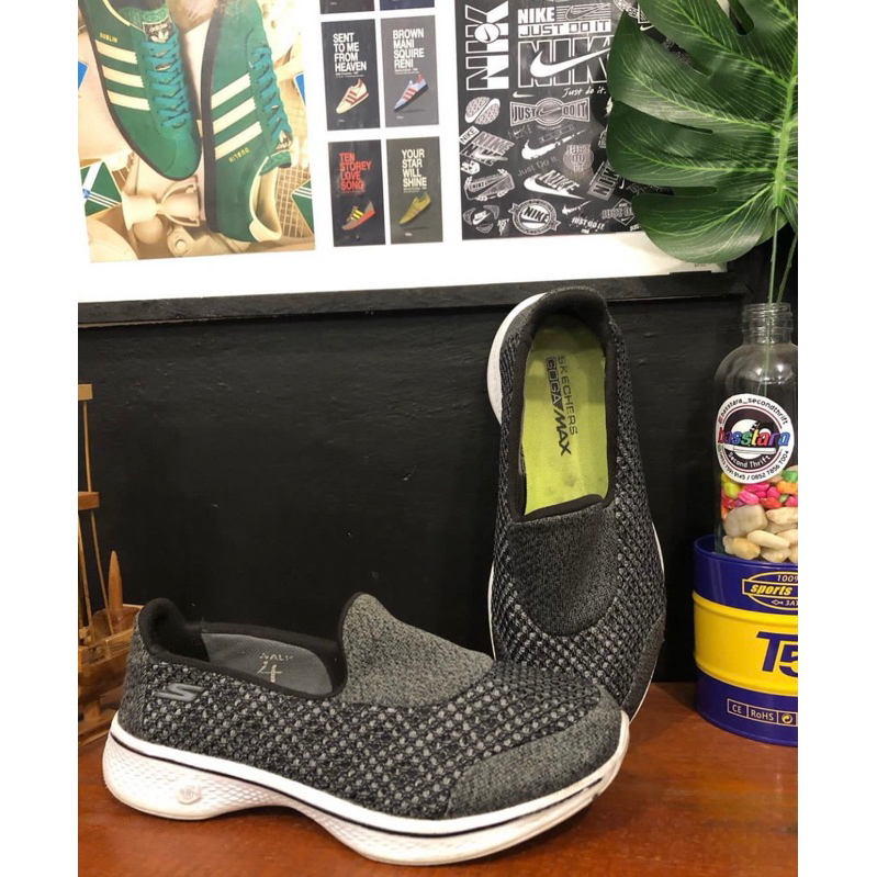 Skechers skechers***