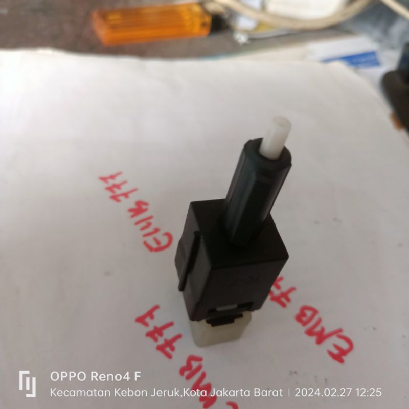 HINO LOHAN BRAKE STOP SWITCH TERMINAL 2PIN