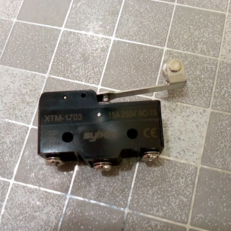 ไมโครสวิตช์ LXW5-11G1 / Z15GW2B /XTM-1703