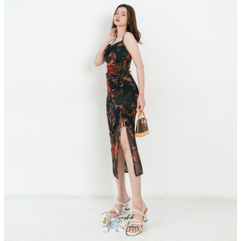 - BANGKOK MEDAN - READY PATRIA BODYCON DRESS / ชุดสตรี