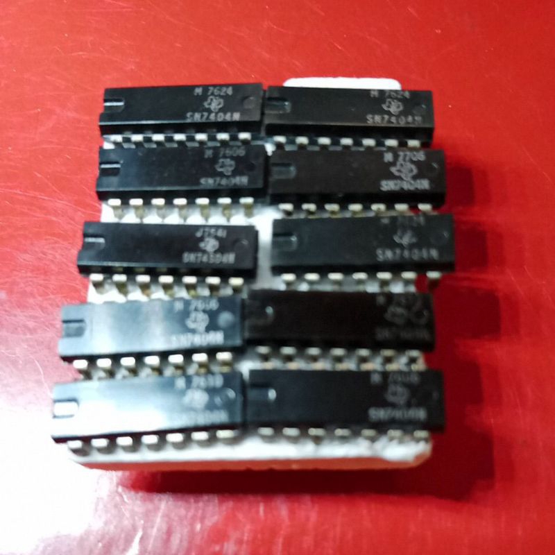 ไอซี SN 7404********