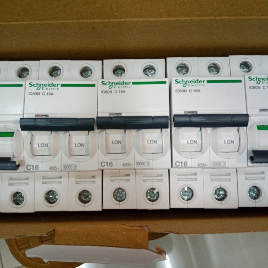 MCB SCHNEIDER IC60N 2P 16A 2phase 6kA A9F74216 MINIATURE CIRCUIT BREAKER 2 ขั้ว 2 เฟส 2 P