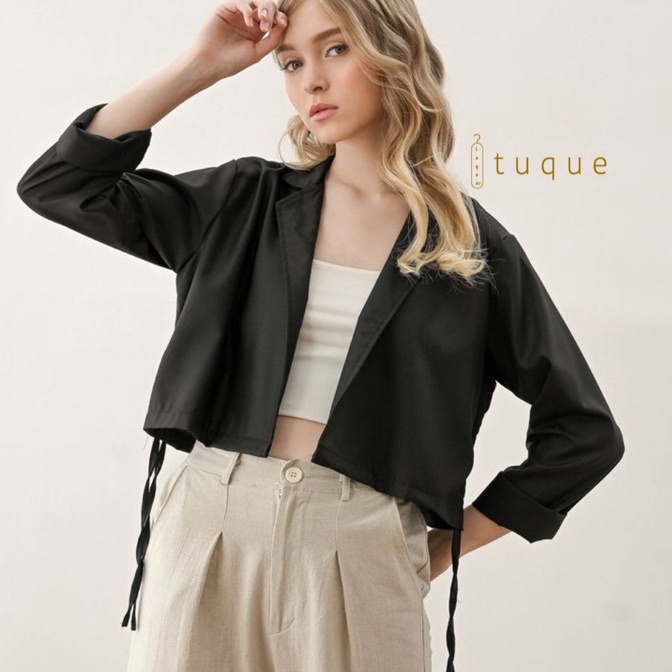 KP8 TUQUE Grande ด้านนอกสีดํา