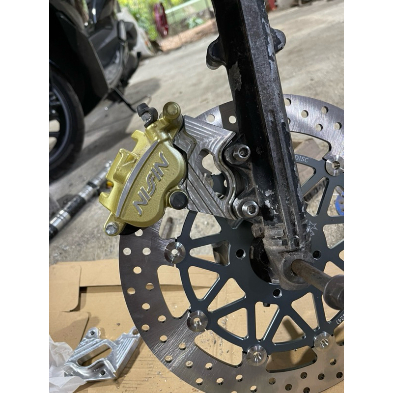 GL PRO DISK 300 CALIPER BRACKET