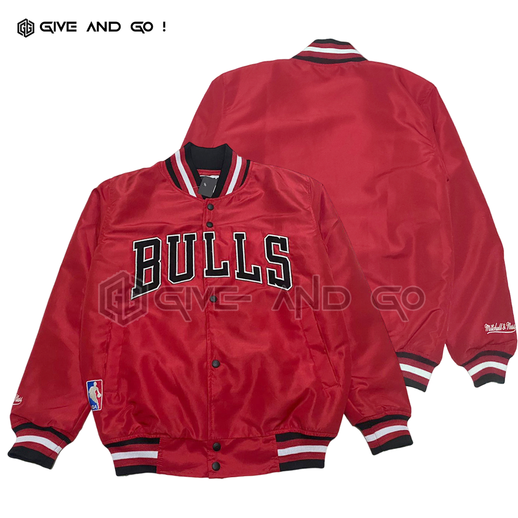 Varsity Bulls NBA Premium Jacket - ป้ายเสื้อแจ็คเก็ต Bomber Chicago - Unisex Original