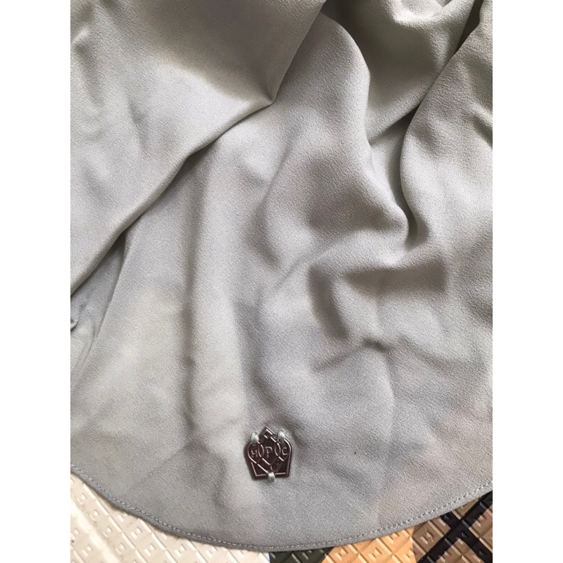 Preloved HDI Square CURVE Standard (± 120x120 ซม.) - Hijab Princess