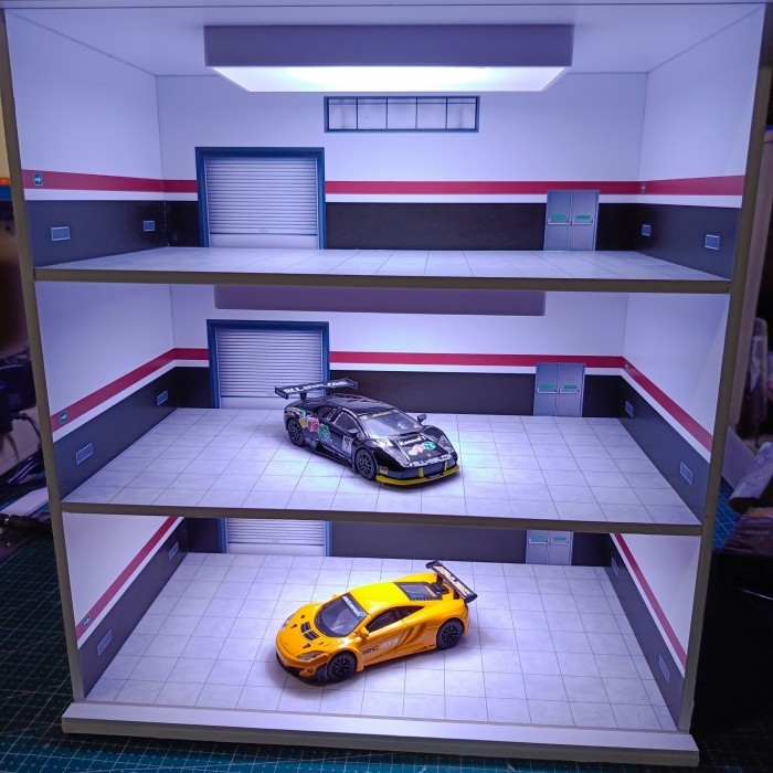 DIORAMA GARAGE 1/43 3 ชั้น มี LED และฝาครอบ