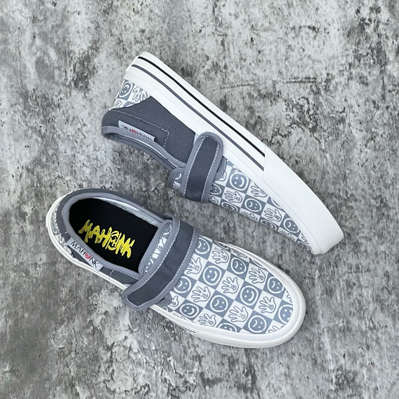 รองเท้า LOKAL Mahonk - Slip On Velcro Motif วัสดุผ้าใบ // แบรนด์ท้องถิ่นดั้งเดิม // รองเท้าส้นแบน ฟรี ฟุต /// รองเท้าผ้าใบดั้งเดิม
