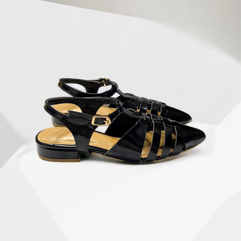 Gloria Black********