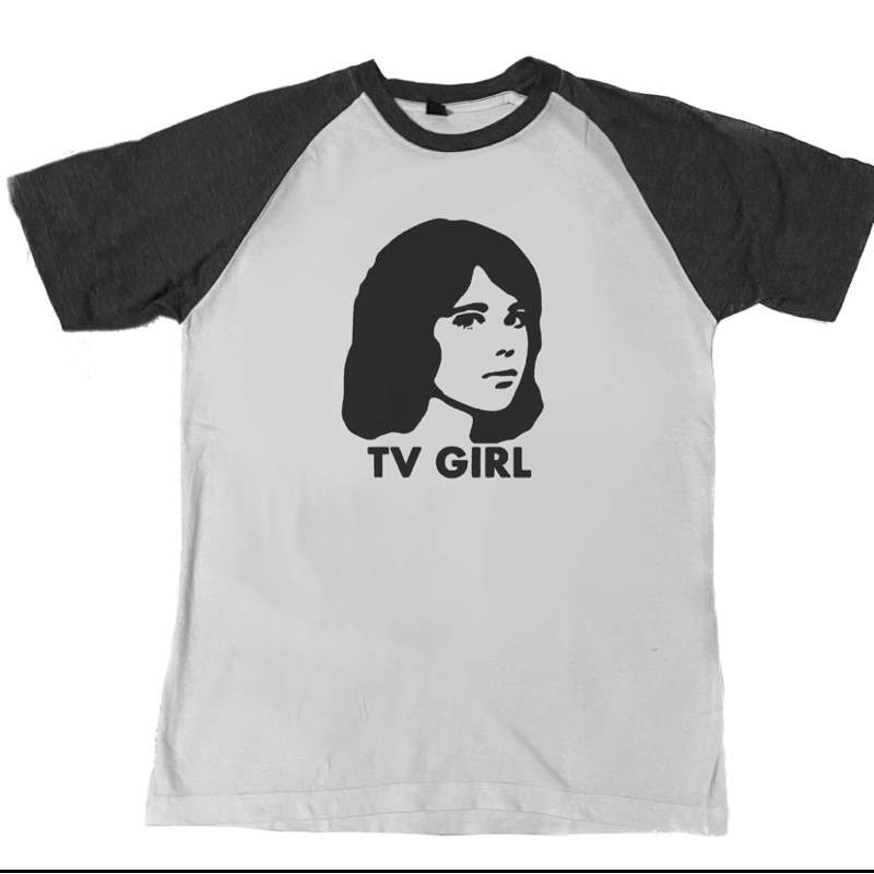 เสื ้ อยืด Tv Girl Raglan DaintyN