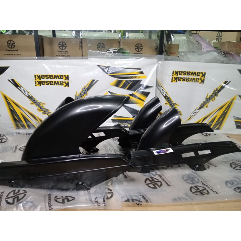 SPAKBOR COAK COVER SPAKBOR UNDER NINA R NINJA SS COAK ORIGINAL KAWASAKI PART 35023-1233
