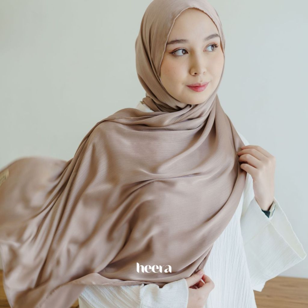 Heera Musliwear Nafta Pashmina Silk Premium (ผ้าคลุมไหล่หรูหราผ้าไหม Cradenza Flowy)