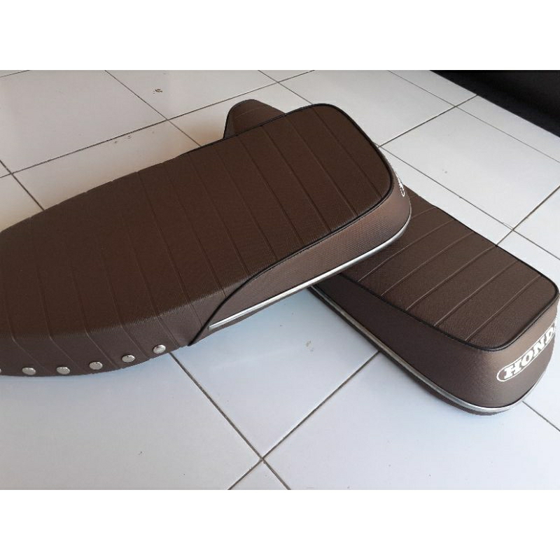 Honda C70 SPORT MODIF เบาะนั่งมอเตอร์ไซค์ VARIATION OF BROWN BENDED LIS