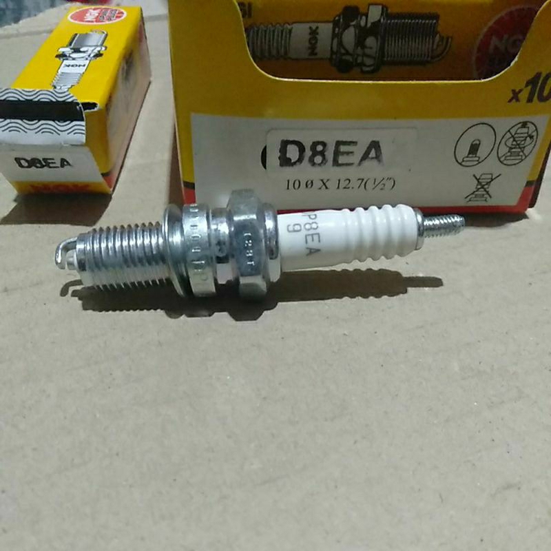 NGK D8EA SPARK PLUG / NGK D8EA / GL TIGER SCORPIO SPARK PLUG ยี่ห้อ NGK GL TIGER AND GOOD SPARK PLUG