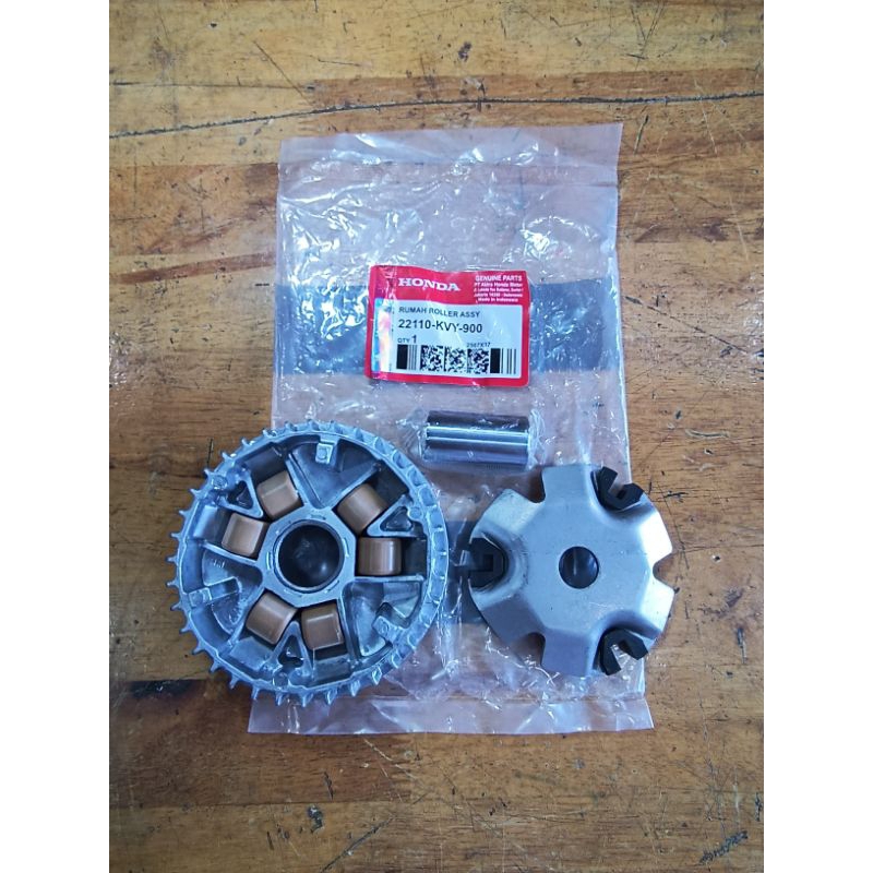 ROLLER ASSY HOUSING BEAT CARBON/SPACY CARBON 22110-KVY-900 HONDA
