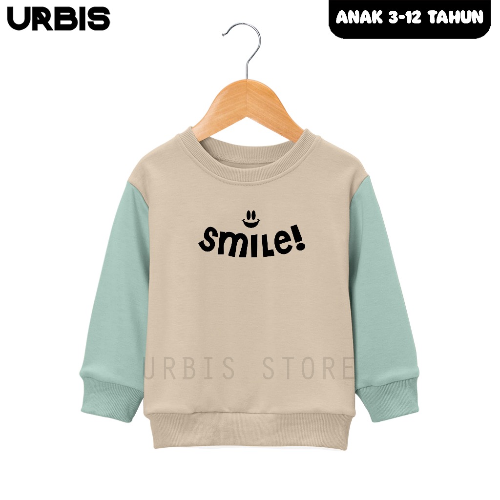 เสื้อสเวตเตอร์ คอกลม สําหรับหนุ่มๆสาวๆ อายุ 3-13 ปี การผสมผสานของสกรีนรอยยิ้ม สีวัสดุขนแกะหนาพรีเมี่ยม