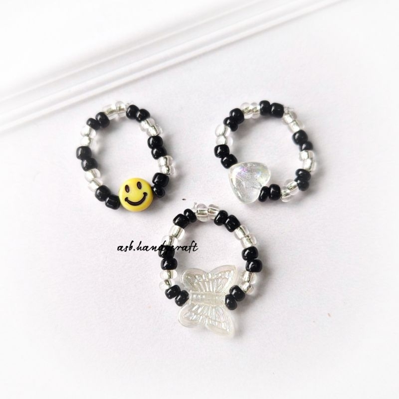 [CMM007] ASB - แหวนลูกปัดลายสีดําและสีขาวเกาหลี 1 ชิ้น