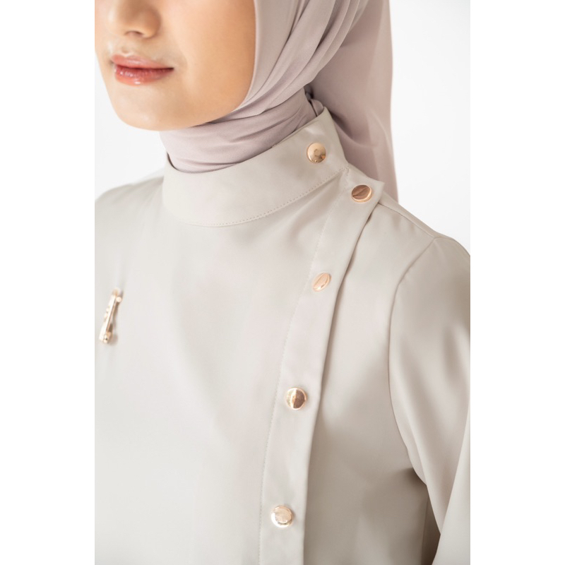 OPHELIA BLOUSE โดย HEYLOCAL