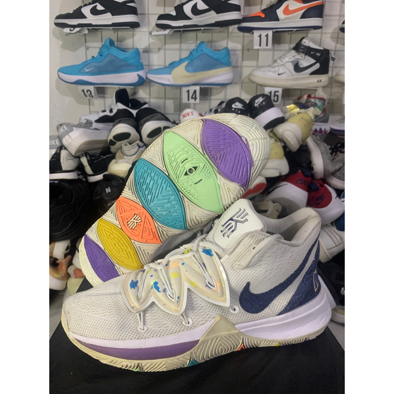 Nike Kyrie 5 Have a Nike Day 43 รองเท้าผ้าใบลําลอง