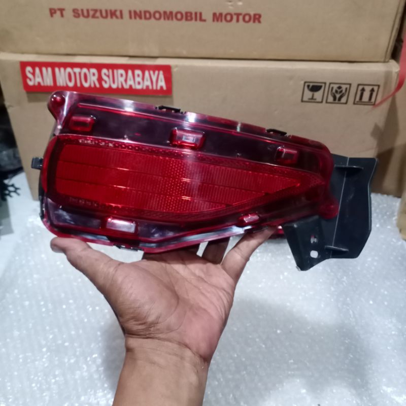 MATA กันชนหลังสะท้อนแสงตาแมว Toyota Fortuner VRZ, Gr Sport Original