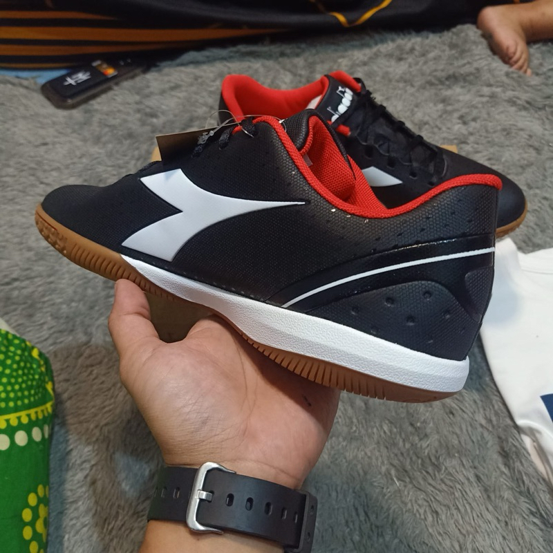 รองเท้าฟุตซอล Diadora