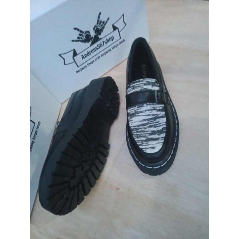 สบ. FORMAL MENS LOAFERS SHOES/ MENS CASUAL LOFERS SHOES/ รองเท้าผู้ชาย PENTOFEL/ รองเท้าผู้ชาย OXFRO