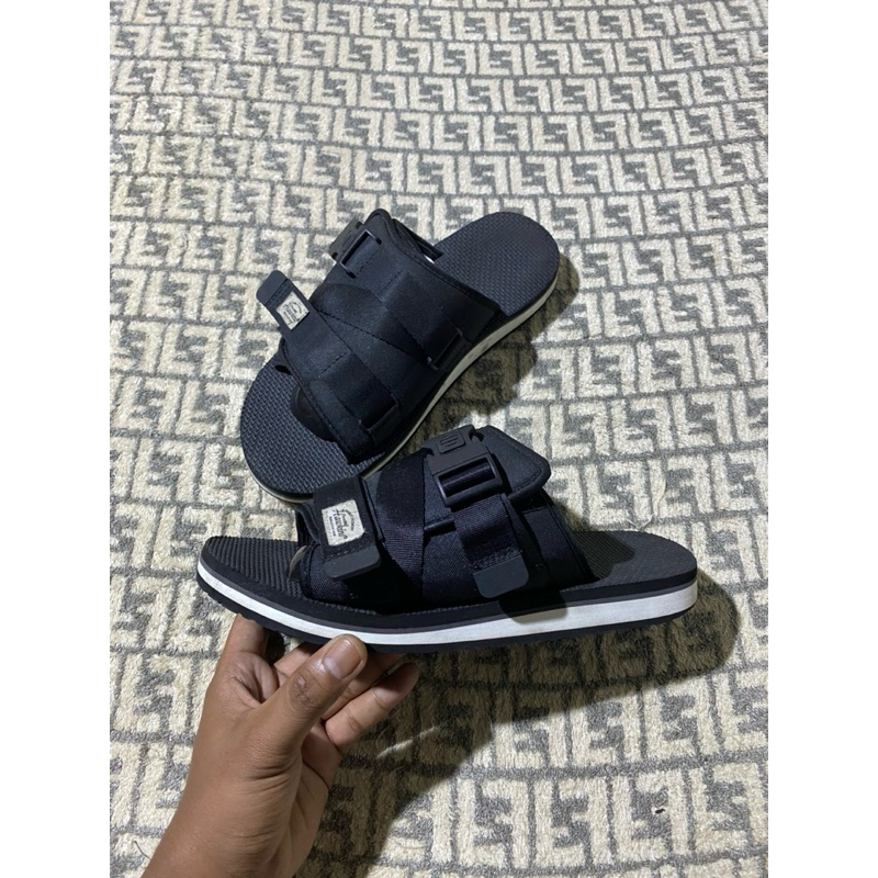 รองเท้าแตะ Hawkins**