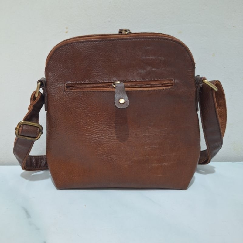 Omar Sharif Paris Mens Preloved Sling Bag กระเป๋าหนัง