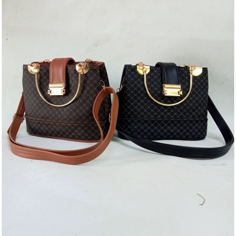 กระเป๋าหลายช่อง Axa*