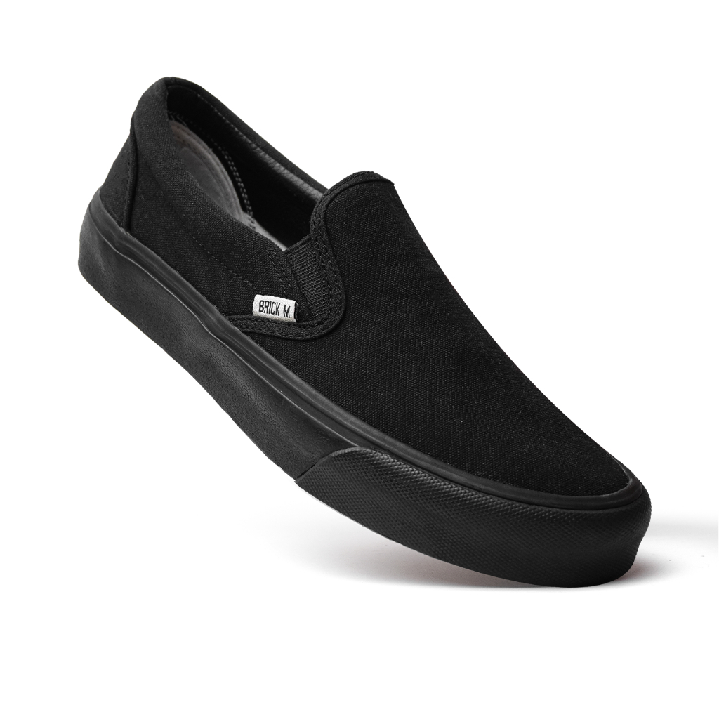Brick Mansions - Slip On Mission รองเท้าผ้าใบลําลองสีดําเต็มรูปแบบสําหรับผู้ชายและผู้หญิง