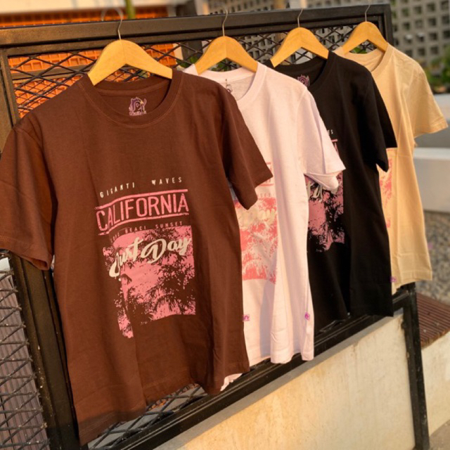 เสื้อยืด CLARIS*****