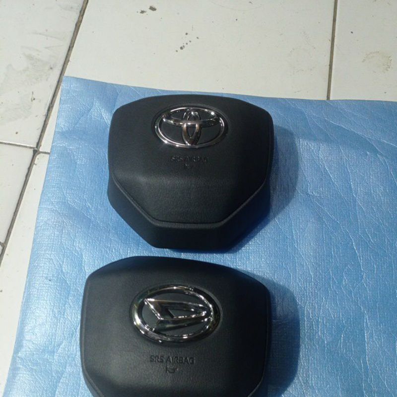 ฝาครอบสเตเนอร์. . กระเป๋าแอร์ srs toyota apnza, daihatsu xenia 2022-2023. เดิม