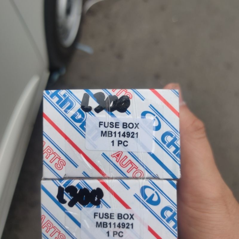 กล่องฟิวส์ L300 กล่องฟิวส์ L300 ตัวเรือนฟิวส์ L300