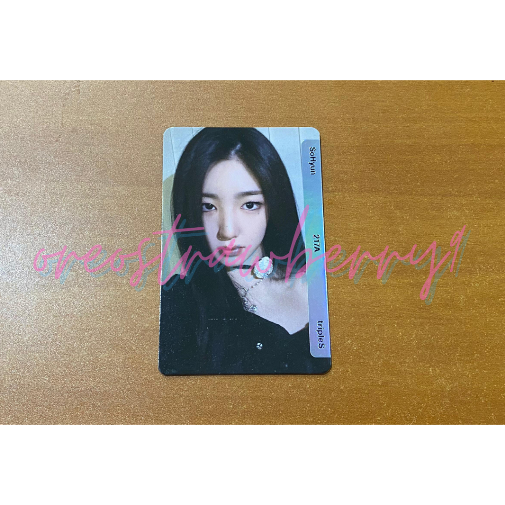 TripleS LOVElution Sohyun 217A Photocard Dent อย่างเป็นทางการ