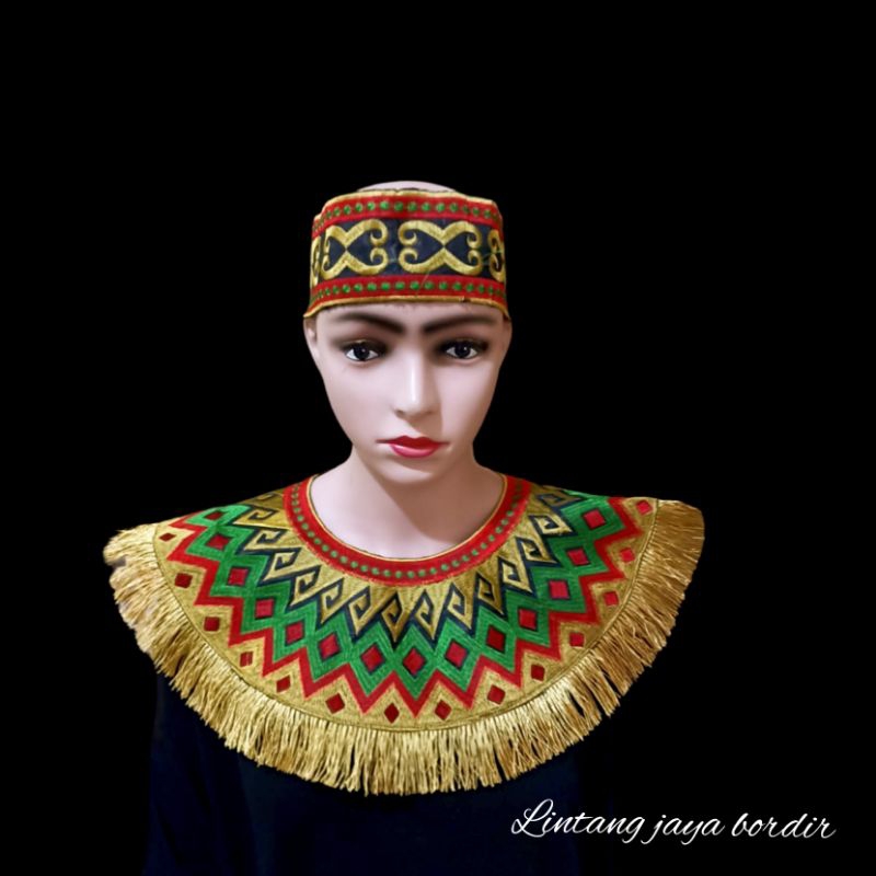 เครื่องประดับ เสื้อผ้าพื้นเมืองปักลาย / ไหล่ เดย์ก รัมเบย์ ทรงกลม