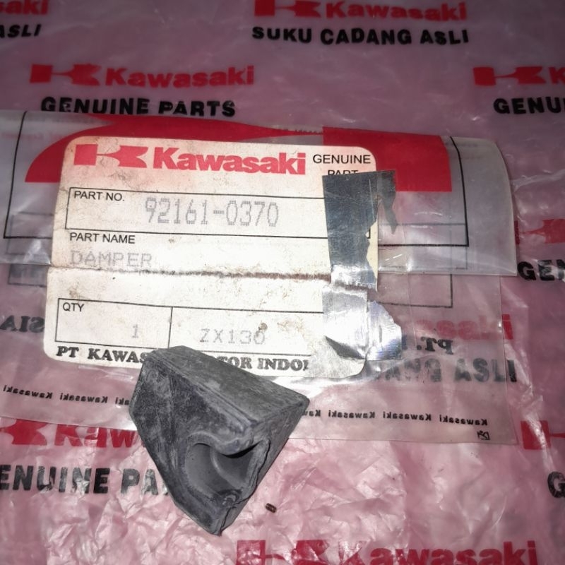 Zx 130 kawasaki ยางแดมเปอร์สะท้อนแสงไฟหน้า 921601-0370