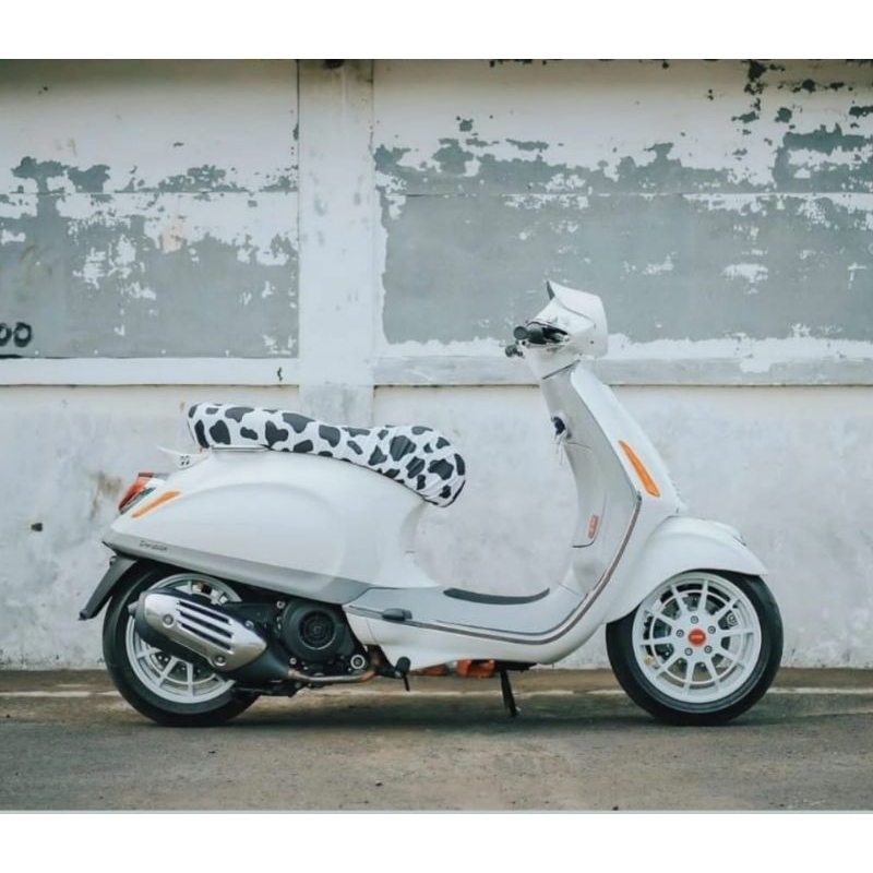 ผ้าคลุมเบาะ Vespa Matic Cow Cow Seat Cover