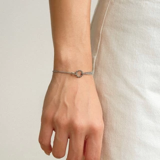 Arnaé Archive Infinity Loop Bracelet สร้อยข้อมือคู่ Unisex สแตนเลสระดับพรีเมียมป้องกันสนิม