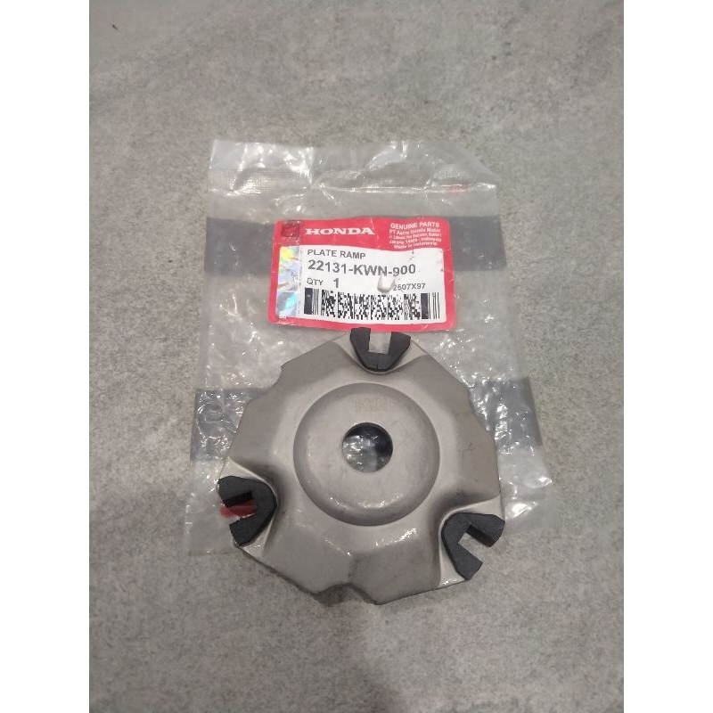 ฝาครอบลูกกลิ้งม้วน KWN VARIO 125 150 PCX 22131--KWN-900 HONDA