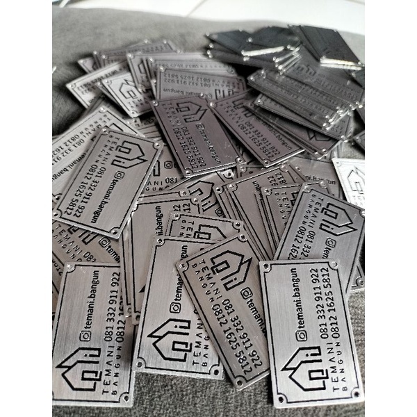 จานสแตนเลส EMBLEM LOGO ฟรีชื่อและออกแบบโลโก้ขนาด 3,x5 cm0RDER 50